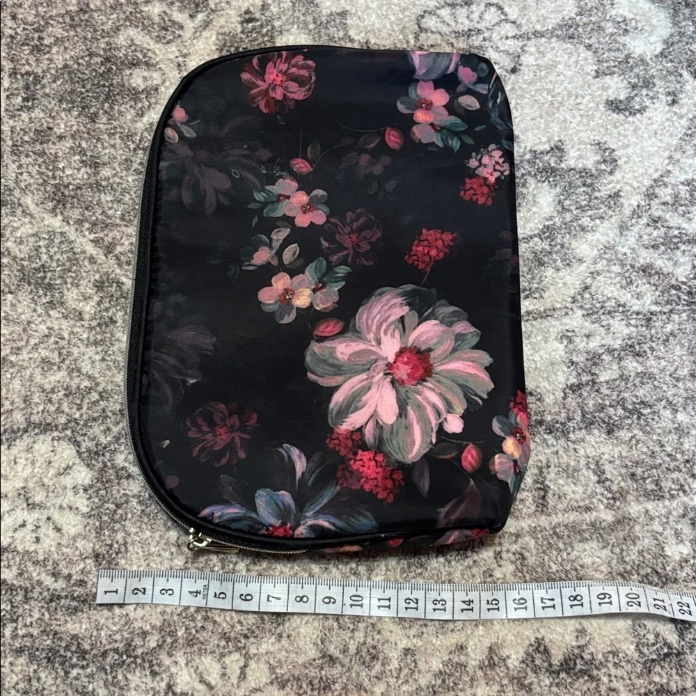 N/A gold zipper